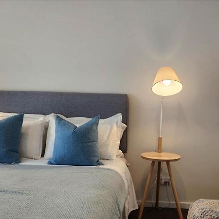 המילטון Cozy Retreat On Serene Street מראה חיצוני תמונה