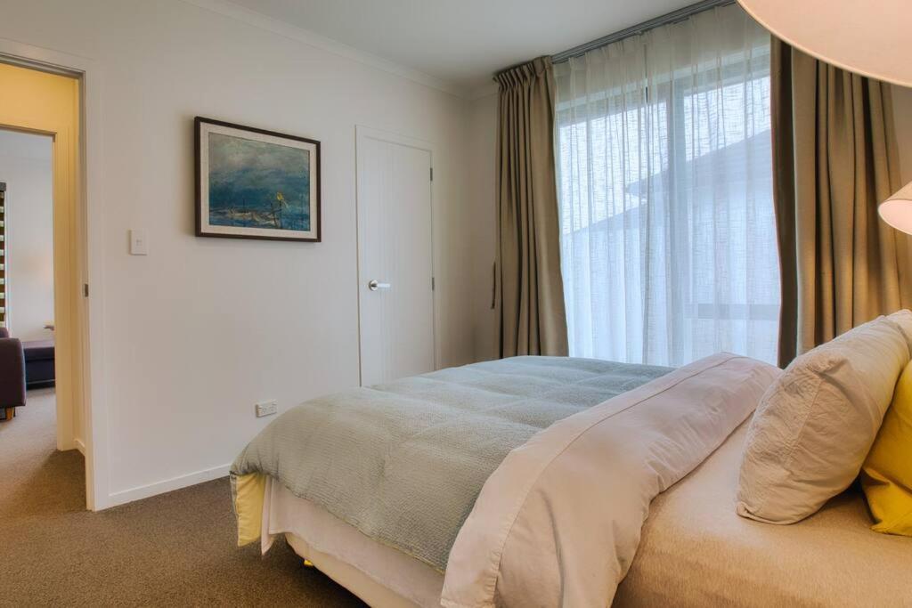 המילטון Cozy Retreat On Serene Street מראה חיצוני תמונה