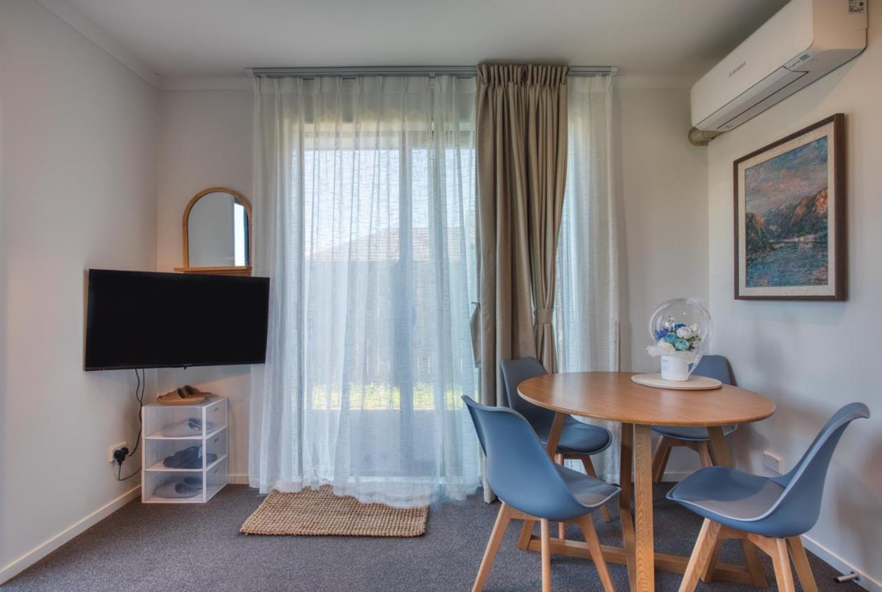 המילטון Cozy Retreat On Serene Street מראה חיצוני תמונה